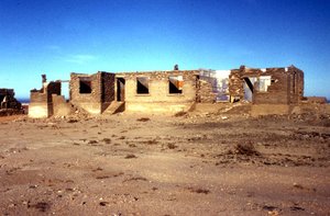 Elizabeth Bay: Views of old and deteriorating houses