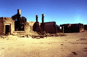 Elizabeth Bay: Views of old and deteriorating houses