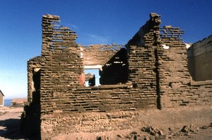 Elizabeth Bay: Views of old and deteriorating houses