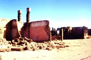Elizabeth Bay: Views of old and deteriorating houses