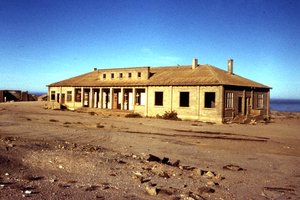 Elizabeth Bay: An impressive building