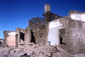 Elizabeth Bay: Views of old and deteriorating houses