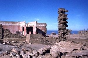 Elizabeth Bay: Views of old and deteriorating houses